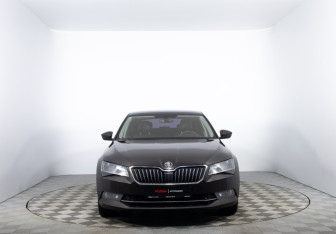 Подержанный автомобиль Skoda Superb Liftback 2017 года (2 фото)