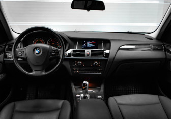 Подержанный автомобиль BMW X3 2014 года (8 фото)