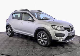 Подержанный автомобиль Renault Sandero 2016 года (3 фото)