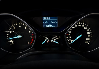 Подержанный автомобиль Ford Focus Sedan 2016 года (9 фото)