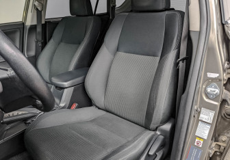 Подержанный автомобиль Toyota RAV4 2014 года (20 фото)