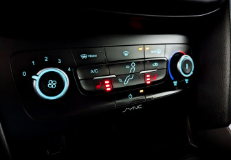 Подержанный автомобиль Ford Focus Sedan 2017 года (28 фото)