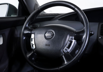 Подержанный автомобиль Nissan Primera Sedan 2005 года (11 фото)