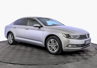 Подержанный автомобиль Volkswagen Passat Sedan 2019 года (3 фото)