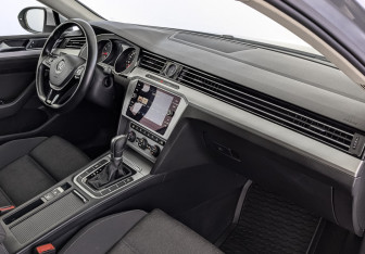 Подержанный автомобиль Volkswagen Passat Sedan 2019 года (13 фото)