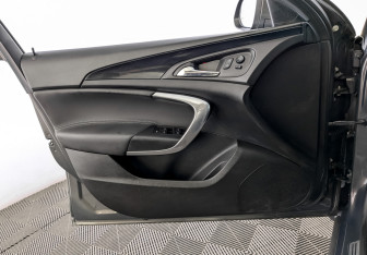 Подержанный автомобиль Opel Insignia Sedan 2014 года (19 фото)