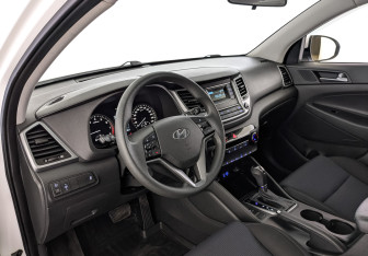Подержанный автомобиль Hyundai Tucson 2015 года (15 фото)