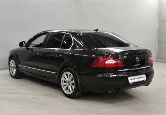 Подержанный автомобиль Skoda Superb Wagon 2013 года (7 фото)