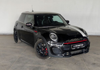 Подержанный автомобиль MINI Hatch 2020 года (3 фото)