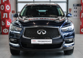 Подержанный автомобиль Infiniti QX60 2017 года (2 фото)