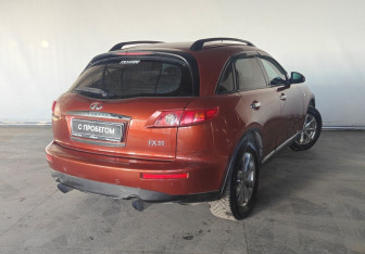 Подержанный автомобиль Infiniti FX 2007 года (4 фото)