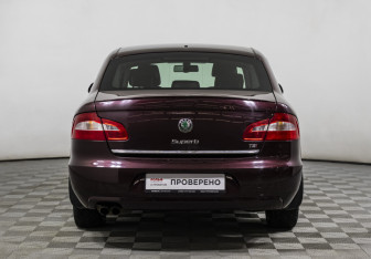 Подержанный автомобиль Skoda Superb Liftback 2012 года (6 фото)