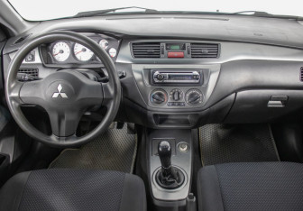 Подержанный автомобиль Mitsubishi Lancer Sedan 2007 года (13 фото)