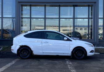 Подержанный автомобиль Ford Focus Hatchback 2008 года (4 фото)