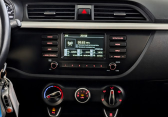Подержанный автомобиль Kia Rio Sedan 2020 года (15 фото)