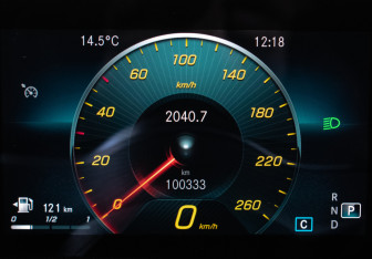 Подержанный автомобиль Mercedes-Benz GLB 2020 года (12 фото)