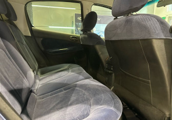 Подержанный автомобиль Peugeot 206 Hatchback 2002 года (14 фото)