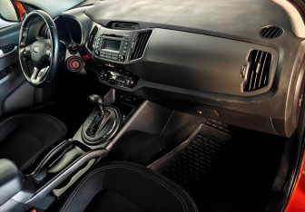 Подержанный автомобиль Kia Sportage 2013 года (10 фото)
