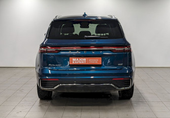 Подержанный автомобиль Geely Monjaro 2024 года (6 фото)