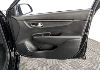 Подержанный автомобиль Kia Rio Hatchback 2020 года (24 фото)