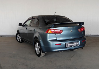 Подержанный автомобиль Mitsubishi Lancer Sedan 2008 года (6 фото)