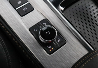 Подержанный автомобиль Omoda S5 2023 года (19 фото)