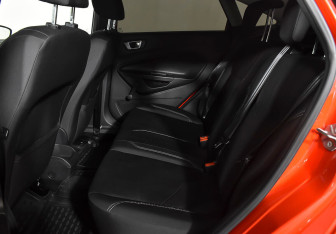 Подержанный автомобиль Ford Fiesta Sedan 2016 года (16 фото)