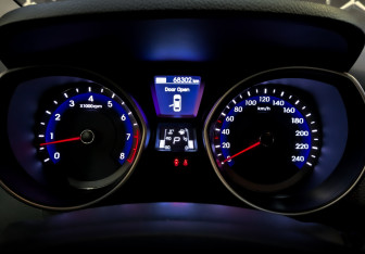 Подержанный автомобиль Hyundai i30 Hatchback 2014 года (13 фото)