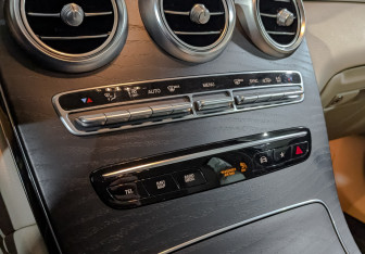 Подержанный автомобиль Mercedes-Benz GLC Coupe 2021 года (26 фото)