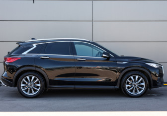 Подержанный автомобиль Infiniti QX50 2021 года (4 фото)