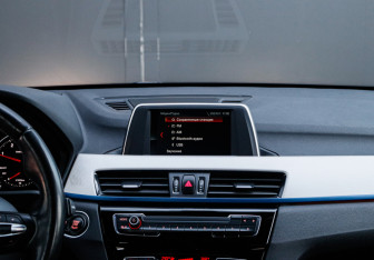Подержанный автомобиль BMW X1 2018 года (12 фото)