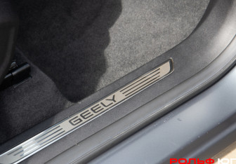 Подержанный автомобиль Geely Monjaro 2024 года (22 фото)