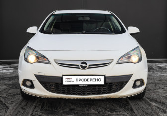 Подержанный автомобиль Opel Astra Hatchback 2014 года (2 фото)