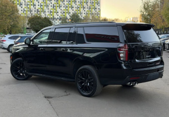 Подержанный автомобиль Chevrolet Suburban 2023 года (7 фото)