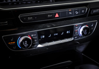 Подержанный автомобиль Audi Q7 2018 года (18 фото)