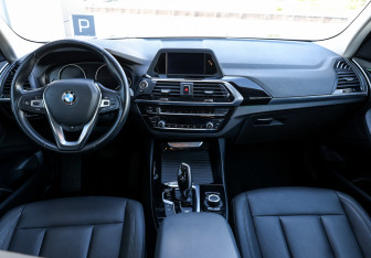 Подержанный автомобиль BMW X3 2019 года (13 фото)