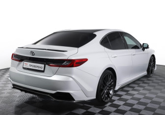 Подержанный автомобиль Toyota Camry Sedan 2024 года (5 фото)