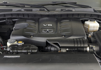 Подержанный автомобиль Infiniti QX80 2017 года (9 фото)