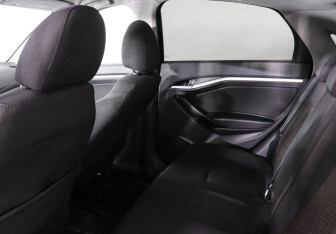 Подержанный автомобиль LADA (ВАЗ) Vesta Sedan 2017 года (12 фото)