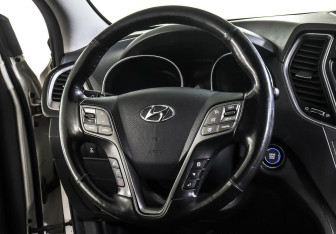 Подержанный автомобиль Hyundai Santa Fe 2013 года (11 фото)