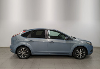 Подержанный автомобиль Ford Focus Hatchback 2009 года (4 фото)