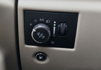 Подержанный автомобиль Jeep Grand Cherokee 2014 года (17 фото)