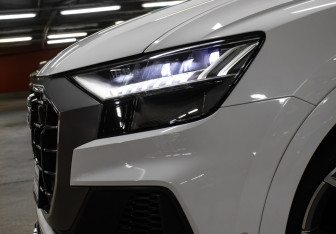 Подержанный автомобиль Audi Q8 2020 года (28 фото)
