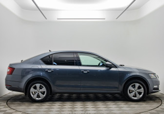 Подержанный автомобиль Skoda Octavia Liftback 2019 года (4 фото)