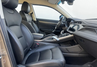 Подержанный автомобиль Geely Atlas Pro 2023 года (10 фото)