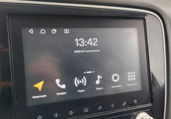 Подержанный автомобиль Mitsubishi Outlander 2021 года (13 фото)