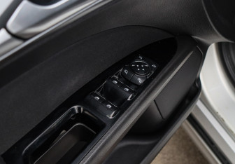 Подержанный автомобиль Ford Mondeo Sedan 2015 года (14 фото)