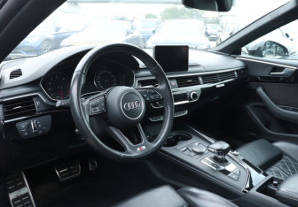 Подержанный автомобиль Audi A5 Coupe 2017 года (12 фото)