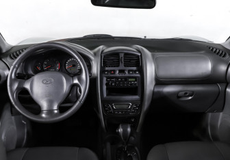 Подержанный автомобиль Hyundai Santa Fe 2002 года (13 фото)