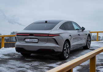 Подержанный автомобиль Rising Auto F7 2023 года (3 фото)